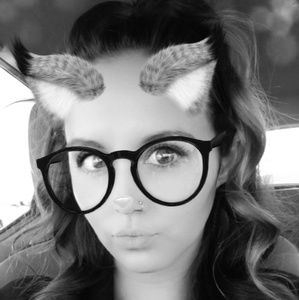 Meet your Posher, Caitlin